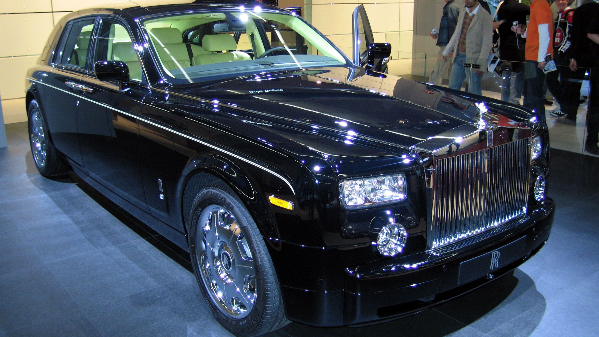 File:Rolls-Royce Phantom Series I IAA 2005.jpg