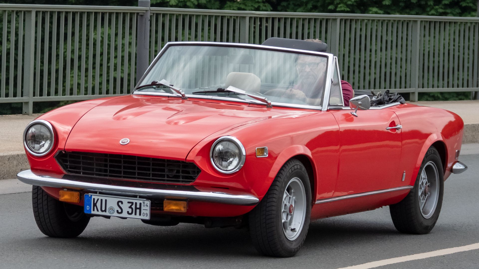 File:Fiat 124 Sport Spider 6170483.jpg