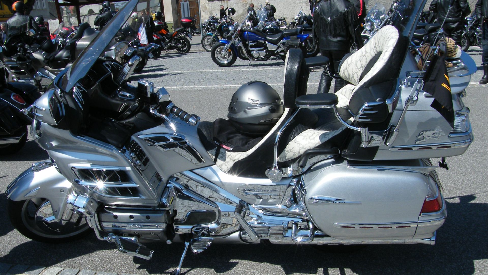 File:Honda Gold Wing 1800 DSCF0417.JPG