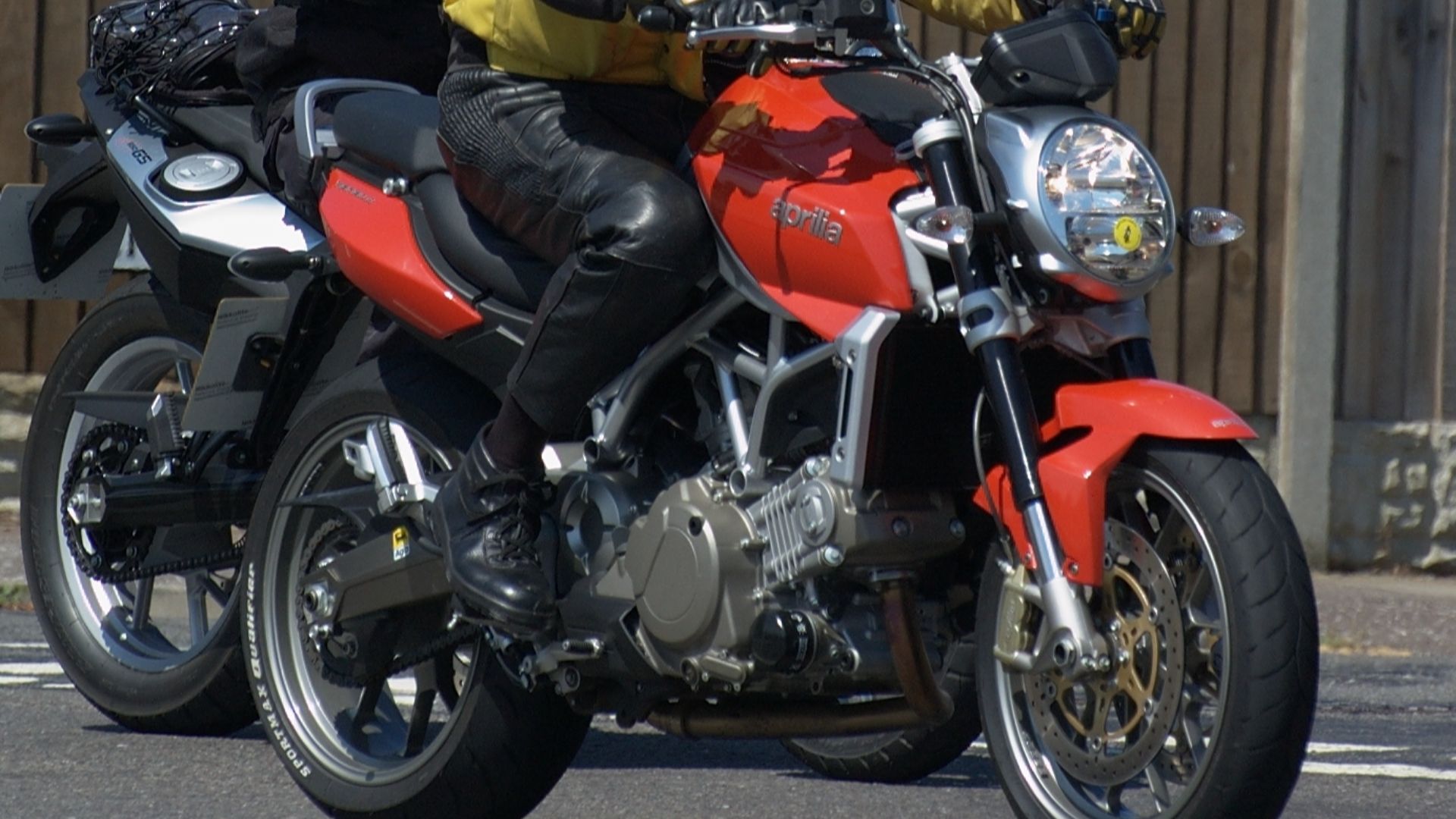 File:Aprilia Mana 850.jpg