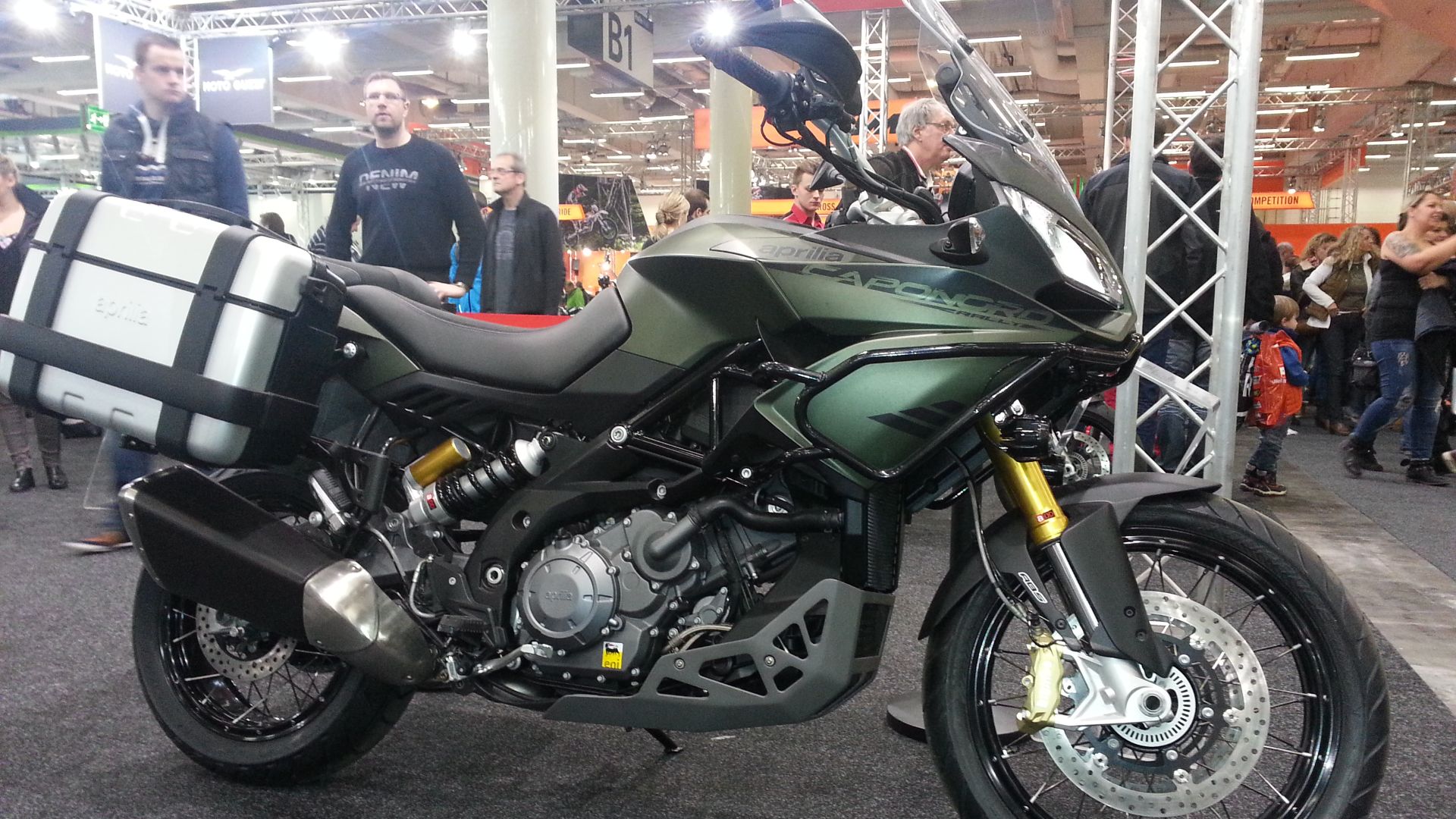 File:Aprilia Caponord 1200 HMT 2015.jpeg