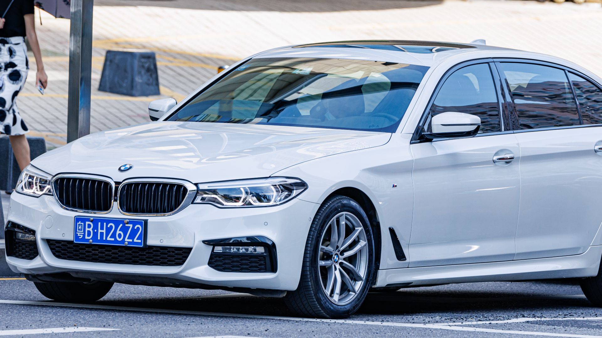 File:BMW 5 SERIES LWB SEDAN (BMW G38) China.jpg