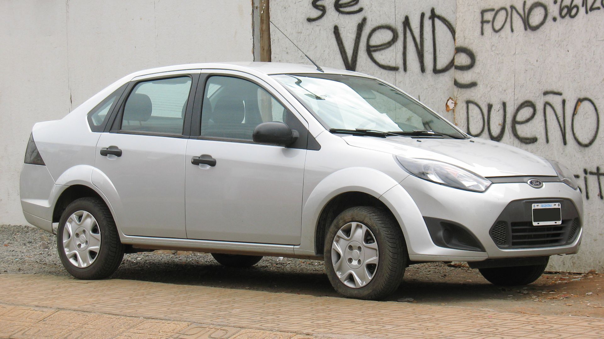 File:Ford Fiesta Max 1.6 Ambiente 2011 (10717565545).jpg