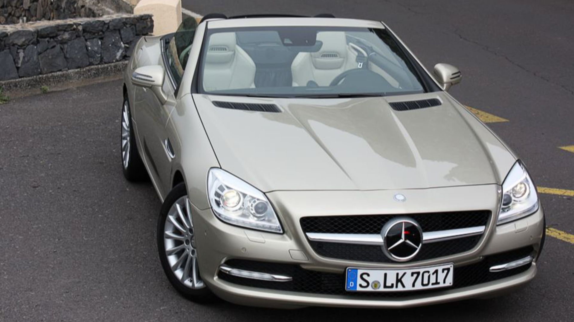 File:Mercedes-Benz SLK 250 BlueEFFICIENCY (R 172) – Frontansicht (2), 11. März 2011, Teneriffa.jpg