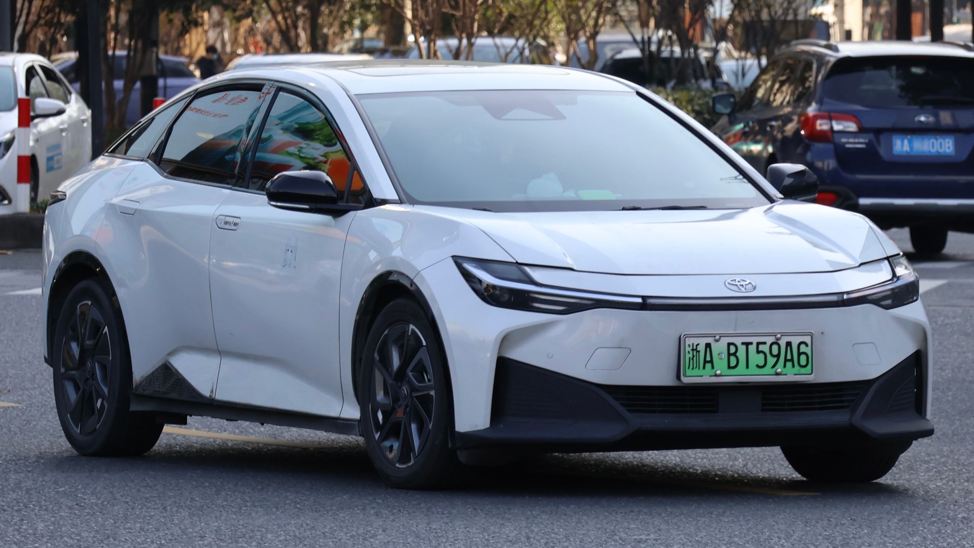 File:(CHN-Zhejiang) Private FAW-Toyota bZ3 浙ABT59A6 2024-12-15.jpg