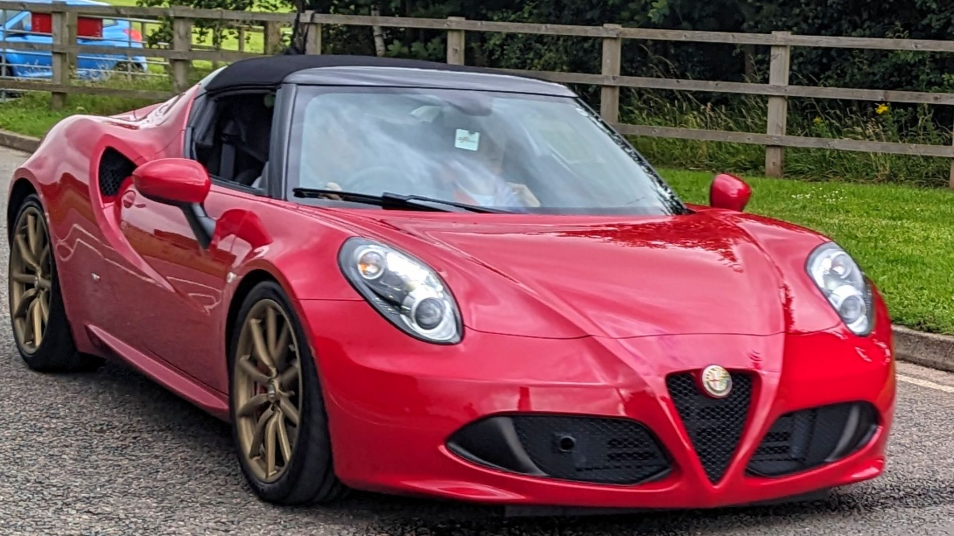File:2017 Alfa Romeo 4C Spider TBi (63629).jpg