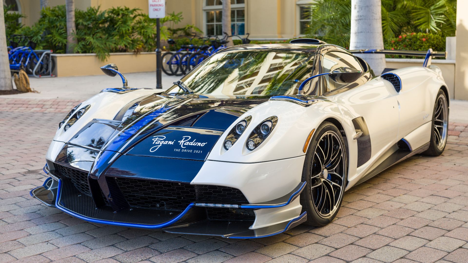 File:Pagani Huayra Roadster BC (51822022318).jpg