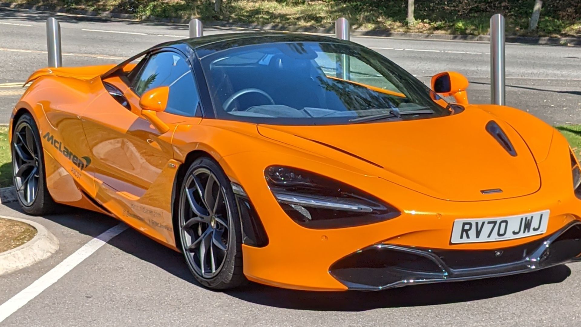 File:McLaren 720S Orange.jpg