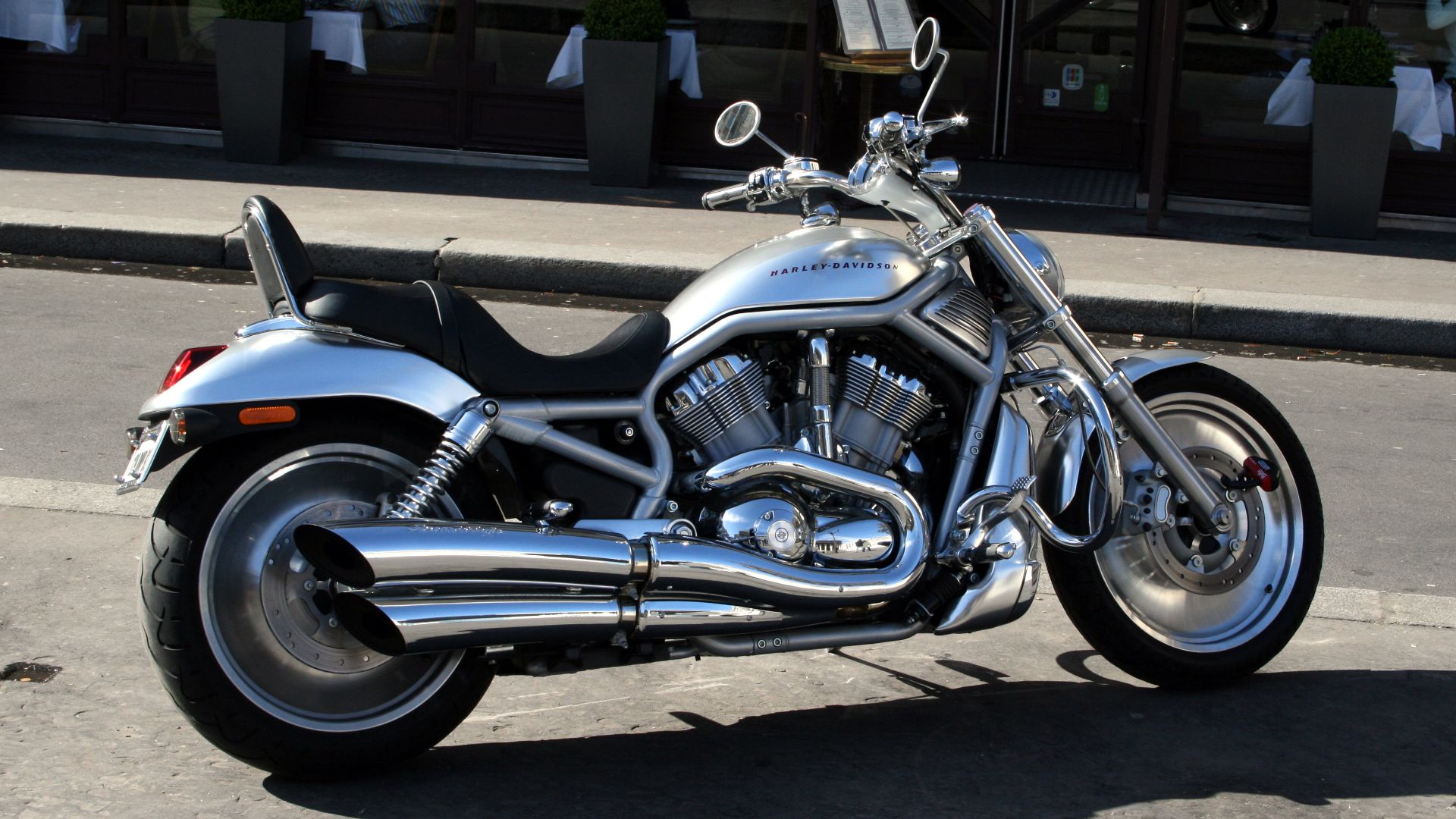 File:Harley Davidson (1).jpg