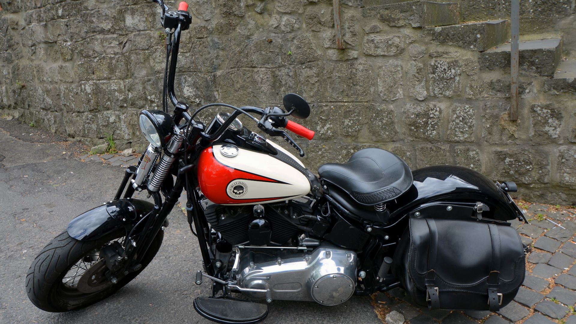 File:Harley-Davidson