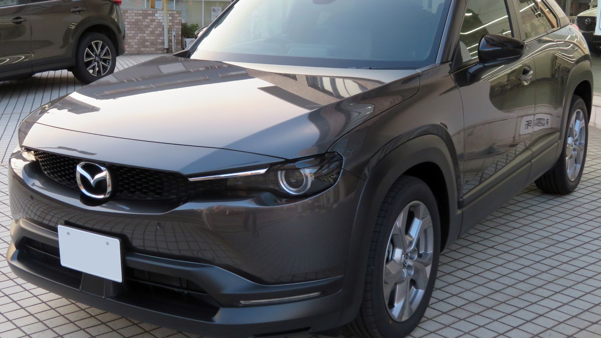 File:Mazda MX-30 Advanced Set 2WD (5AA-DREJ3P) front.jpg