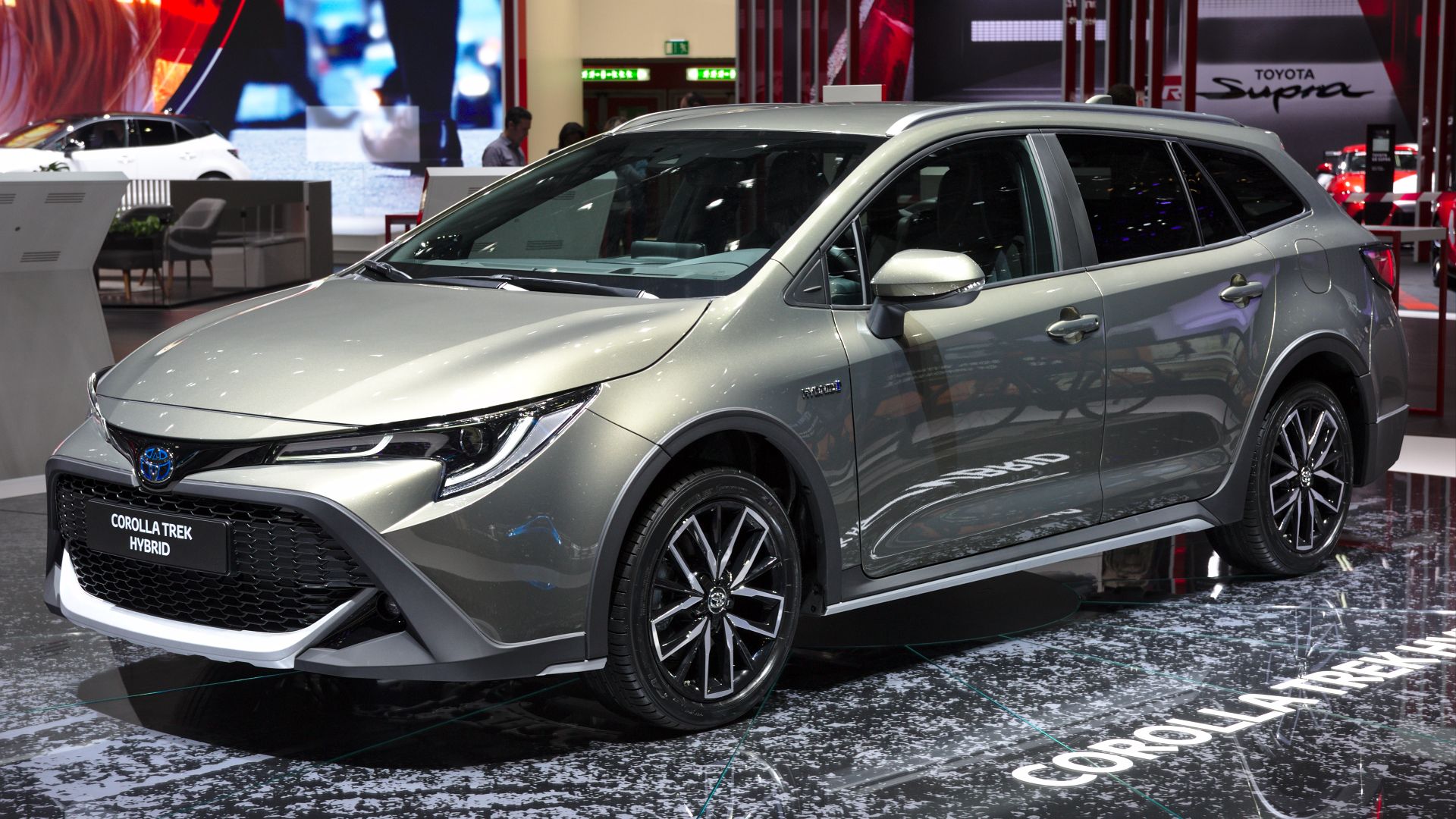 File:Toyota Corolla Trek Hybrid Genf 2019 1Y7A5587.jpg