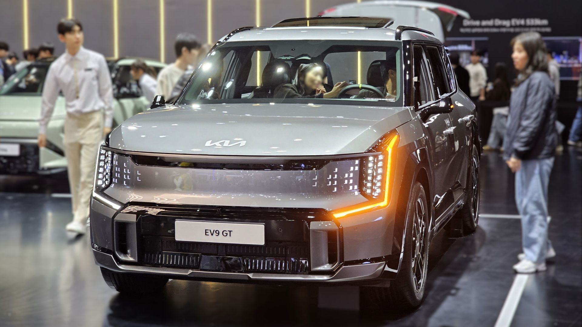 File:Kia EV9 GT MV1 Pebble Gray (3).jpg