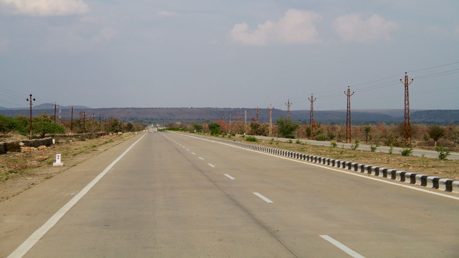 File:Roads India NH 27 highway Rajasthan 2015.jpg