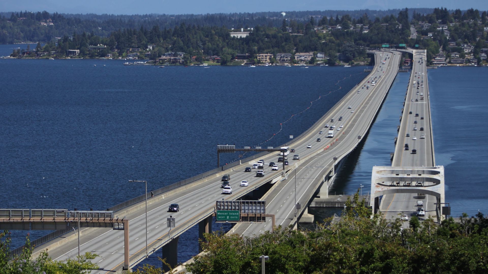 File:Interstate 90 floating bridges after Blue Angels performance - 01.jpg