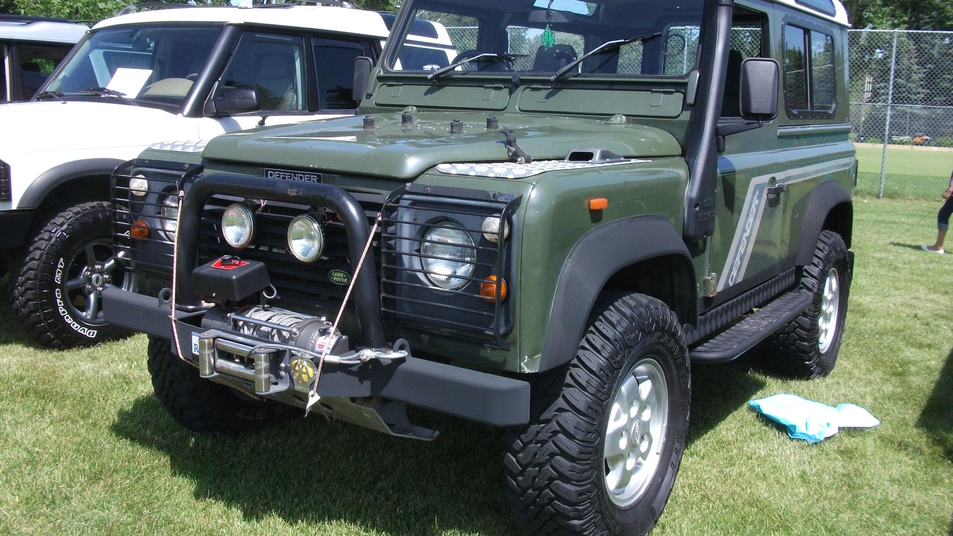 File:Land Rover Defender 90 (5986211353).jpg