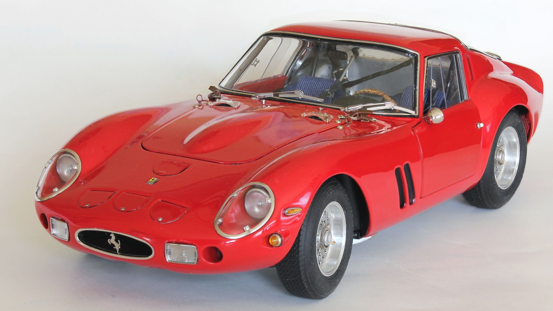 File:Ferrari 250 GTO, CMC-Model 1-18 (vorn links 2017-03-23).JPG