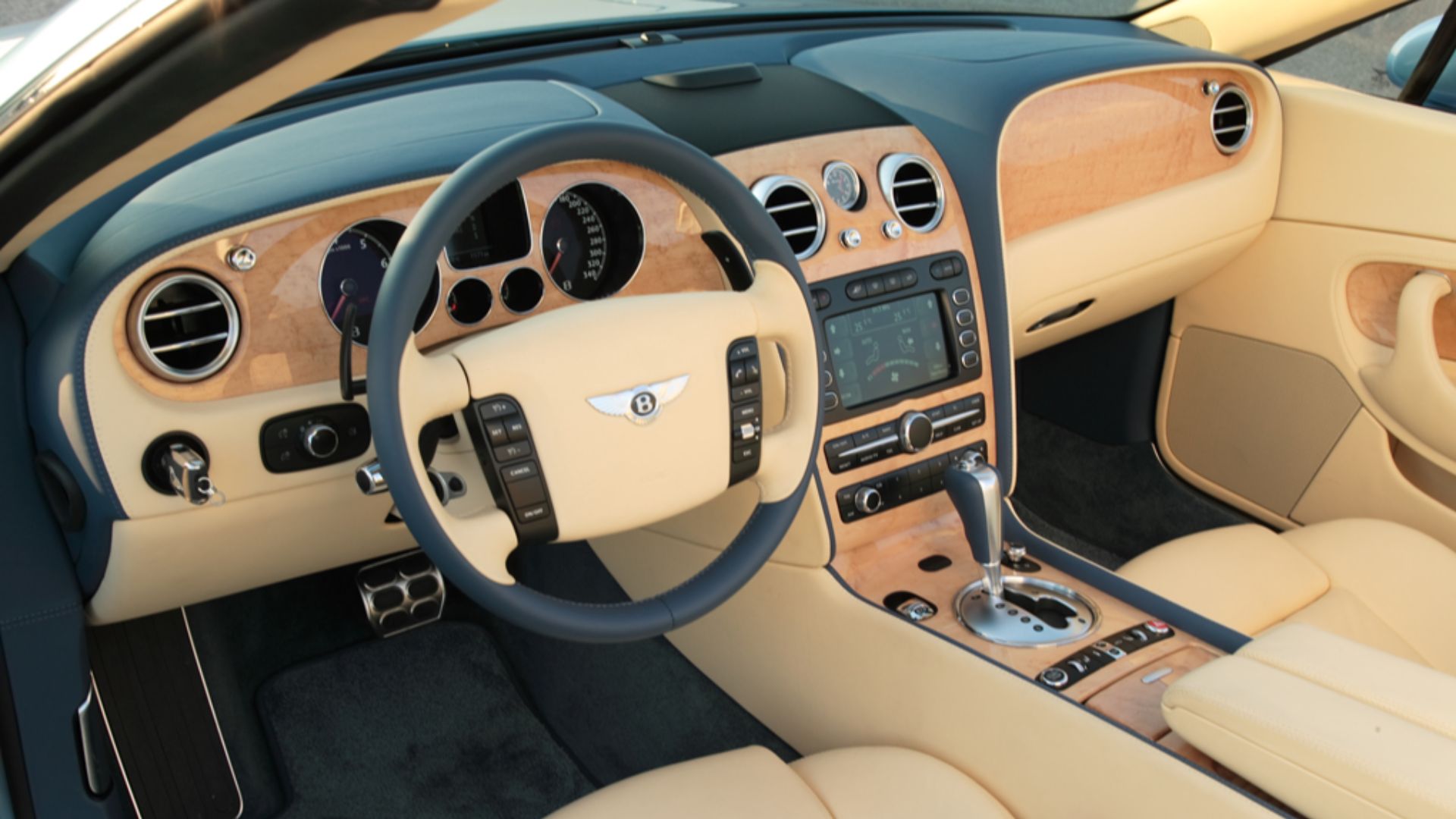 File:Bentley Continental GTC 011.JPG