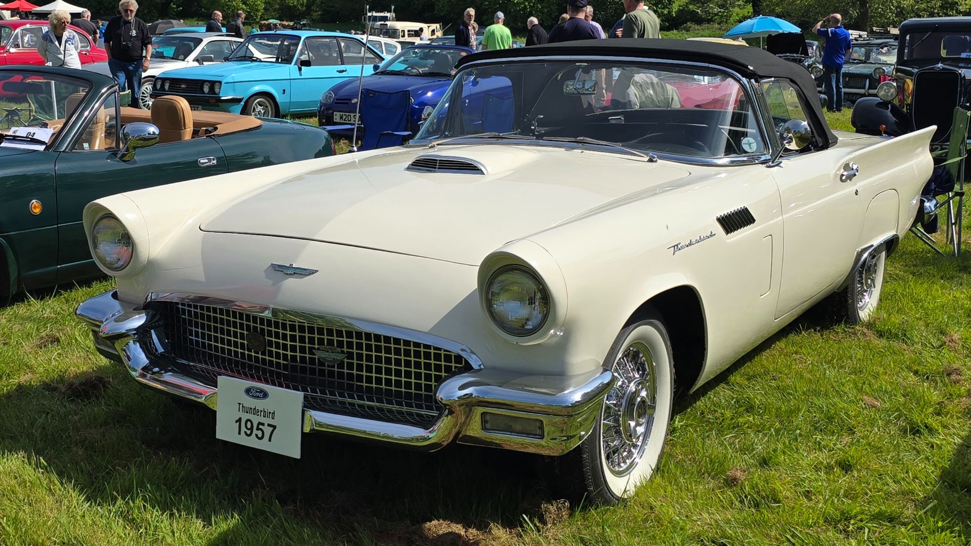 File:1957 Ford Thunderbird 2.jpg
