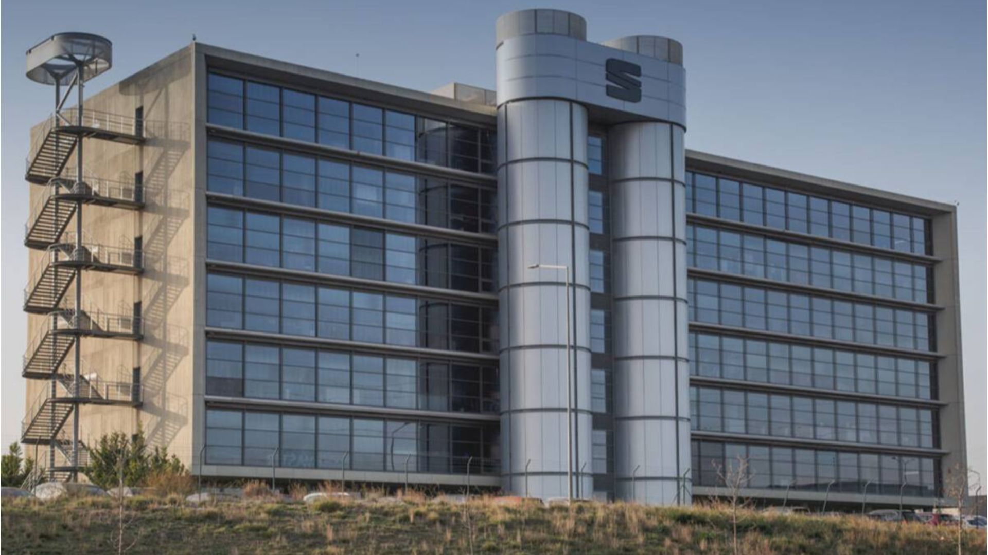 File:Seat headquarters Martorell Barcelona.jpg