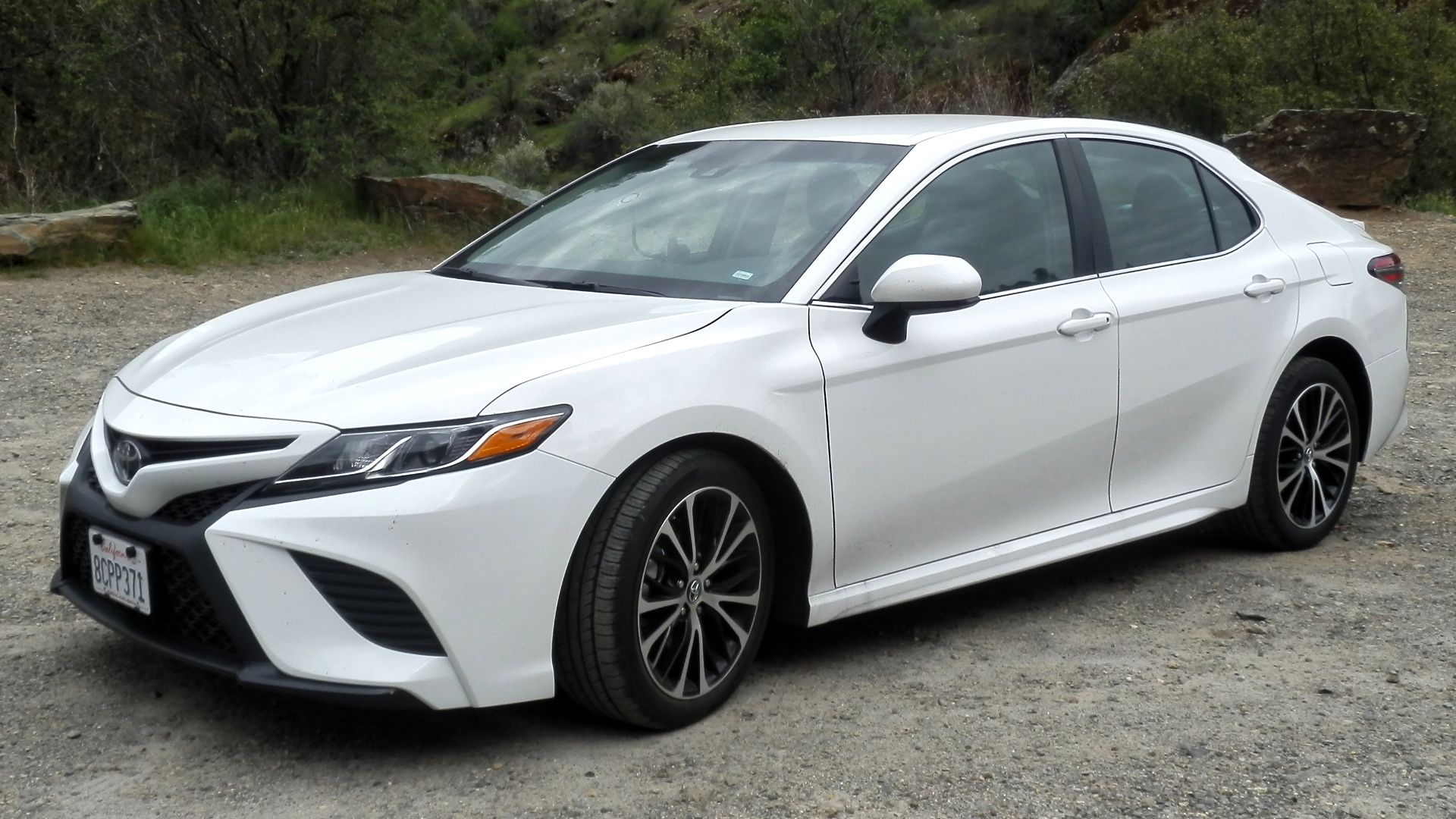 File:Toyota Camry SE P4110367.jpg