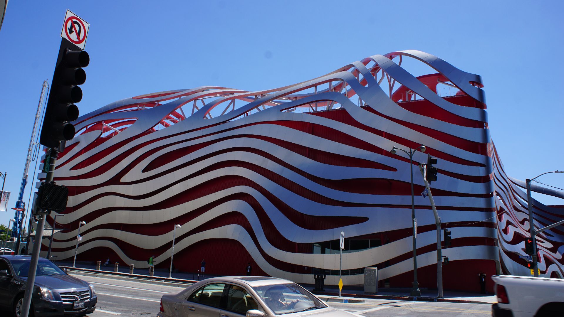 File:Petersen Automotive Museum (26687517802).jpg