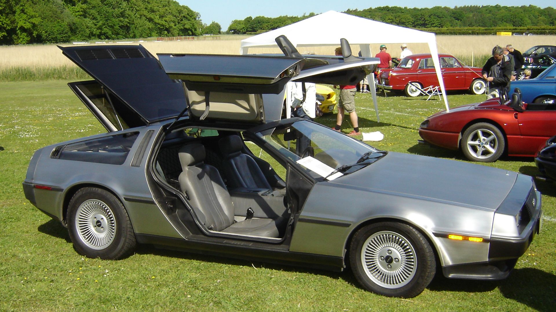 File:De Lorean DMC 12 (2523158035).jpg