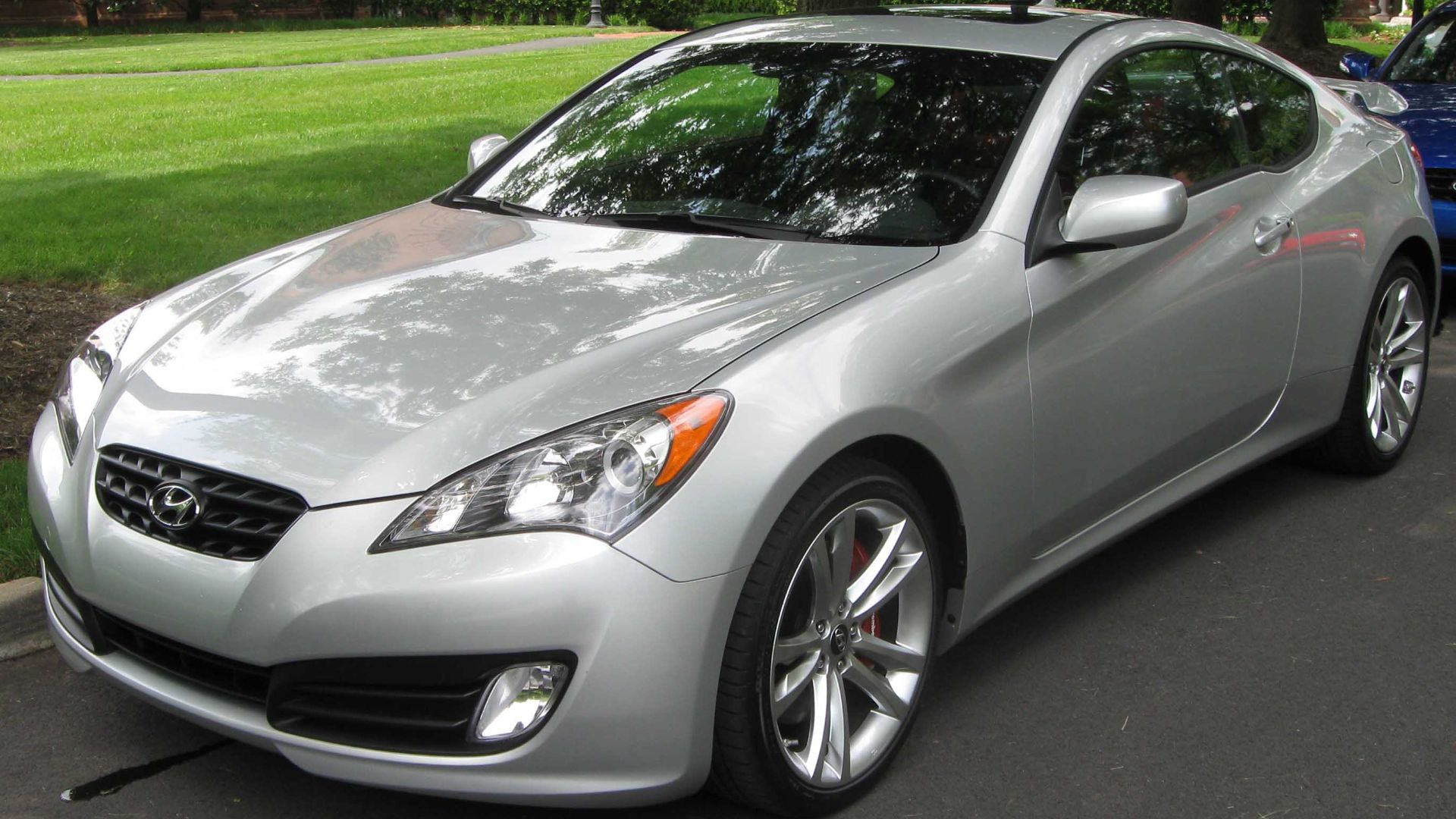 File:2010 Hyundai Genesis Coupe 2.jpg