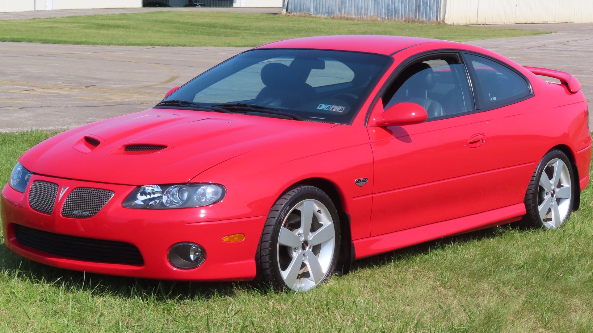 File:2006 Pontiac GTO, front left, 08-24-2024.jpg