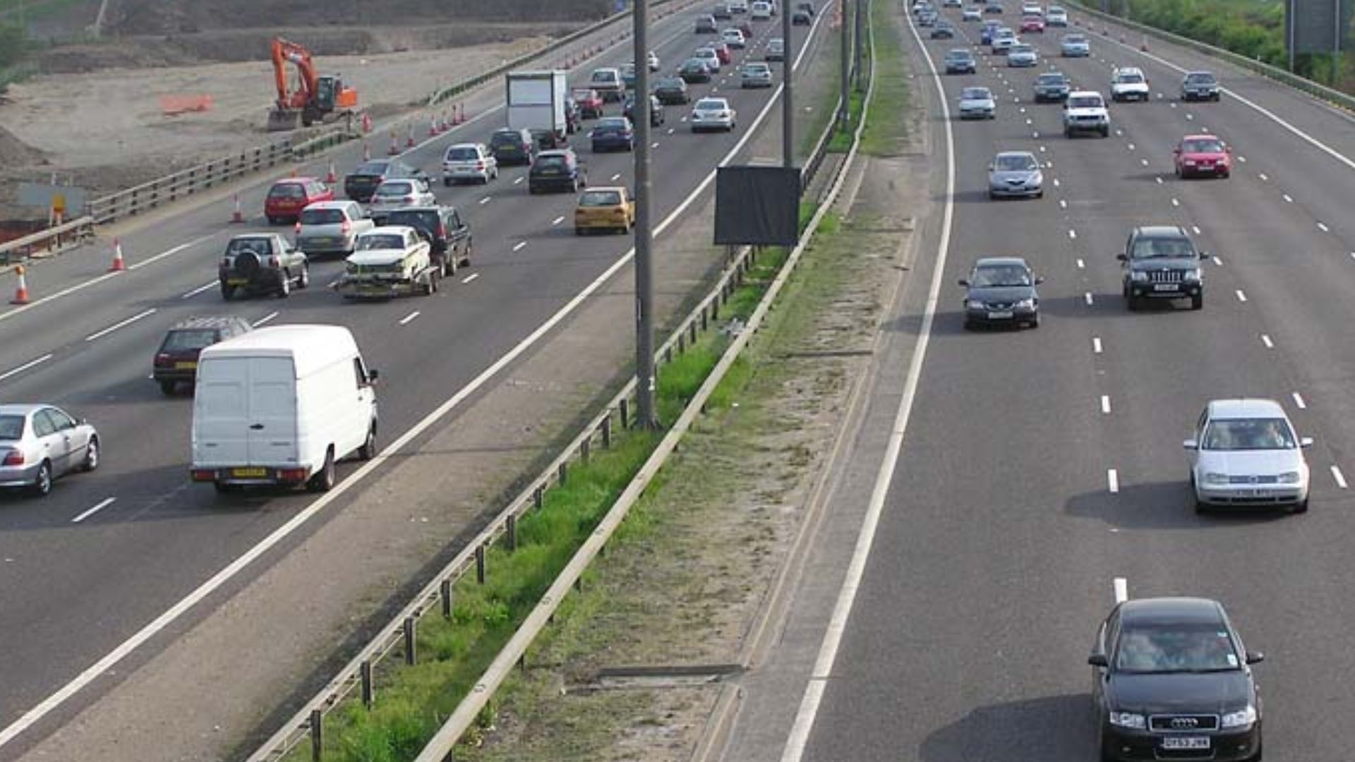 File:M25 motorway 2004-04-25.jpg
