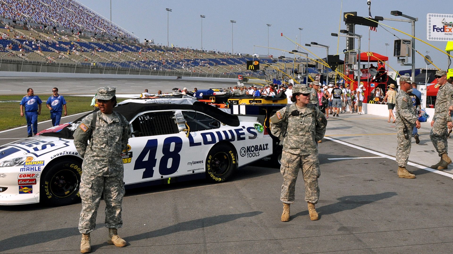 File:Jimmie Johnson Kentucky 2012.jpg