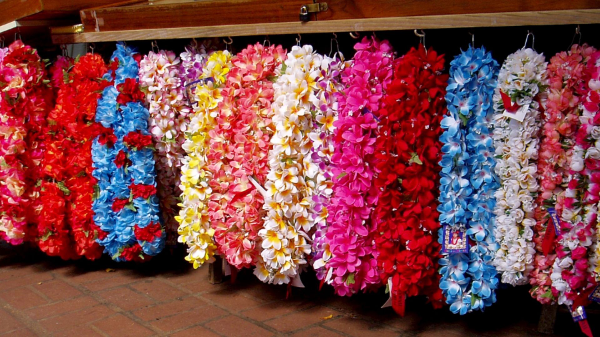 File:Leis (2).jpg