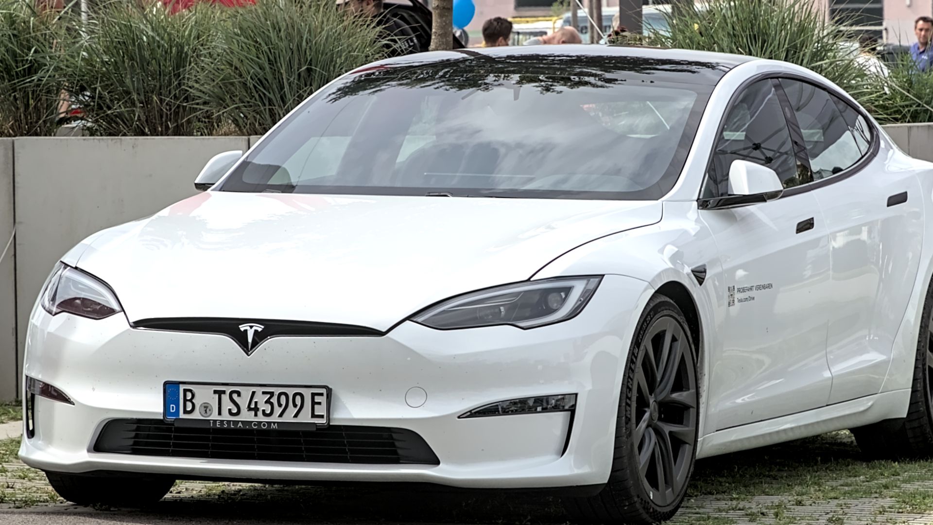 File:Tesla Model S (2023) Motorworld Munich 1X7A0025.jpg