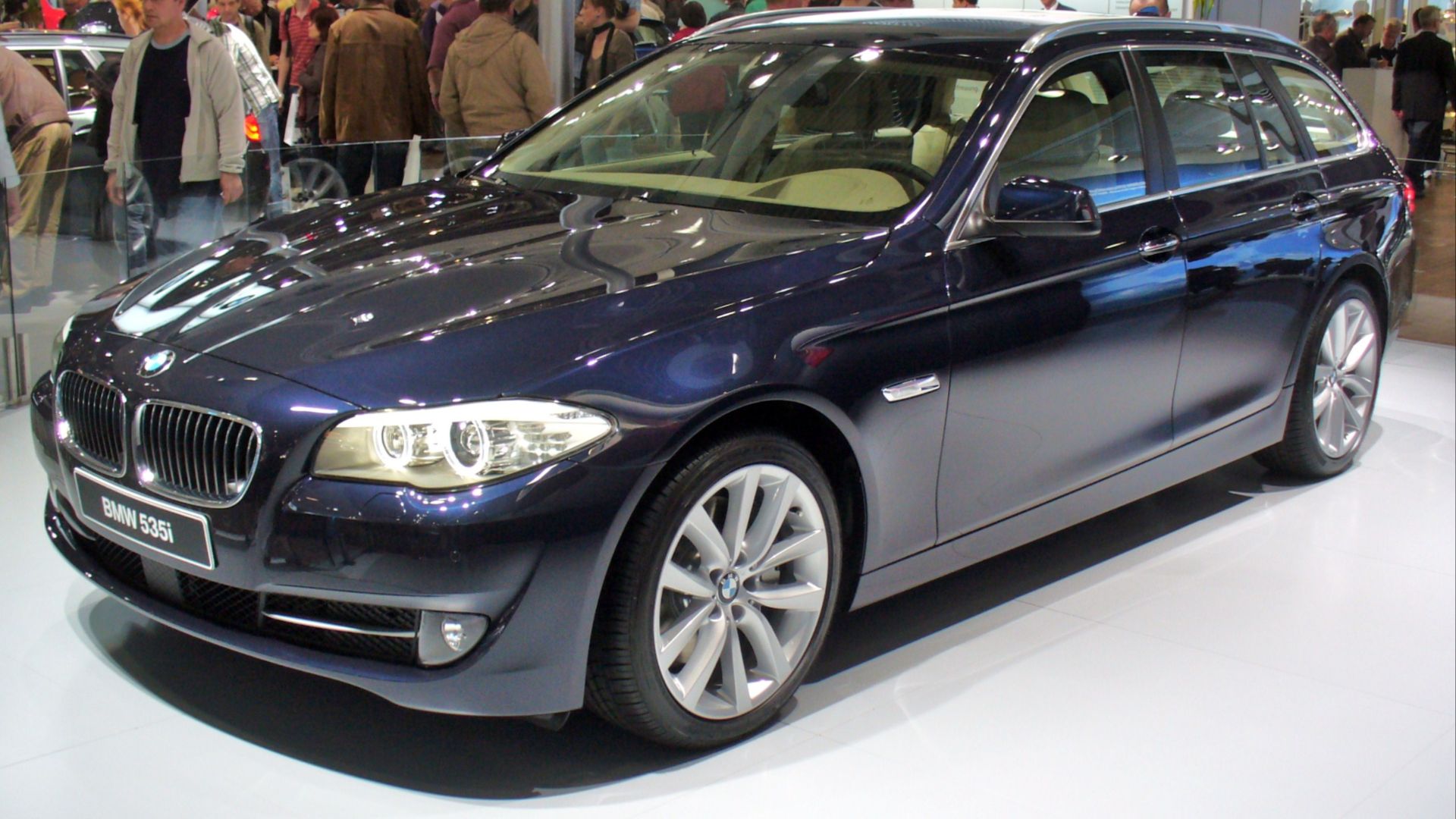 File:BMW F11 535i Touring.JPG