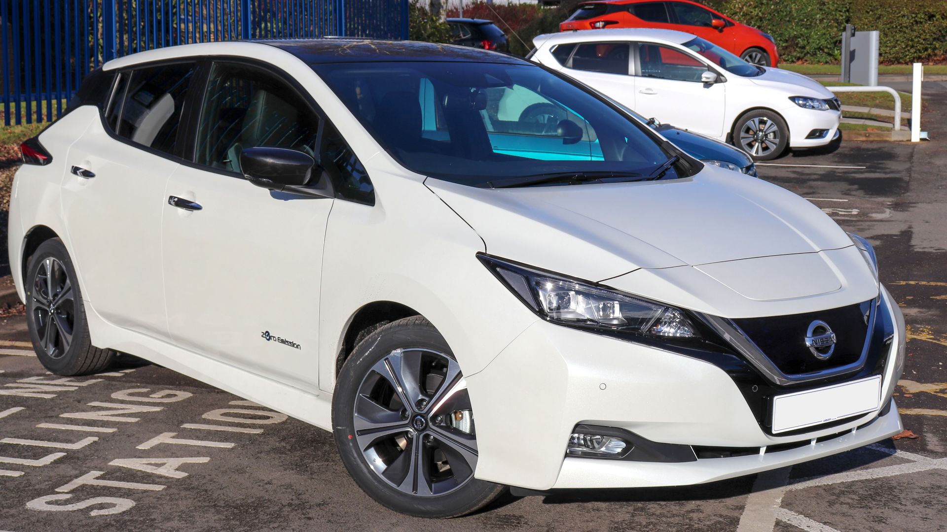 File:2018 Nissan Leaf Tekna Front.jpg