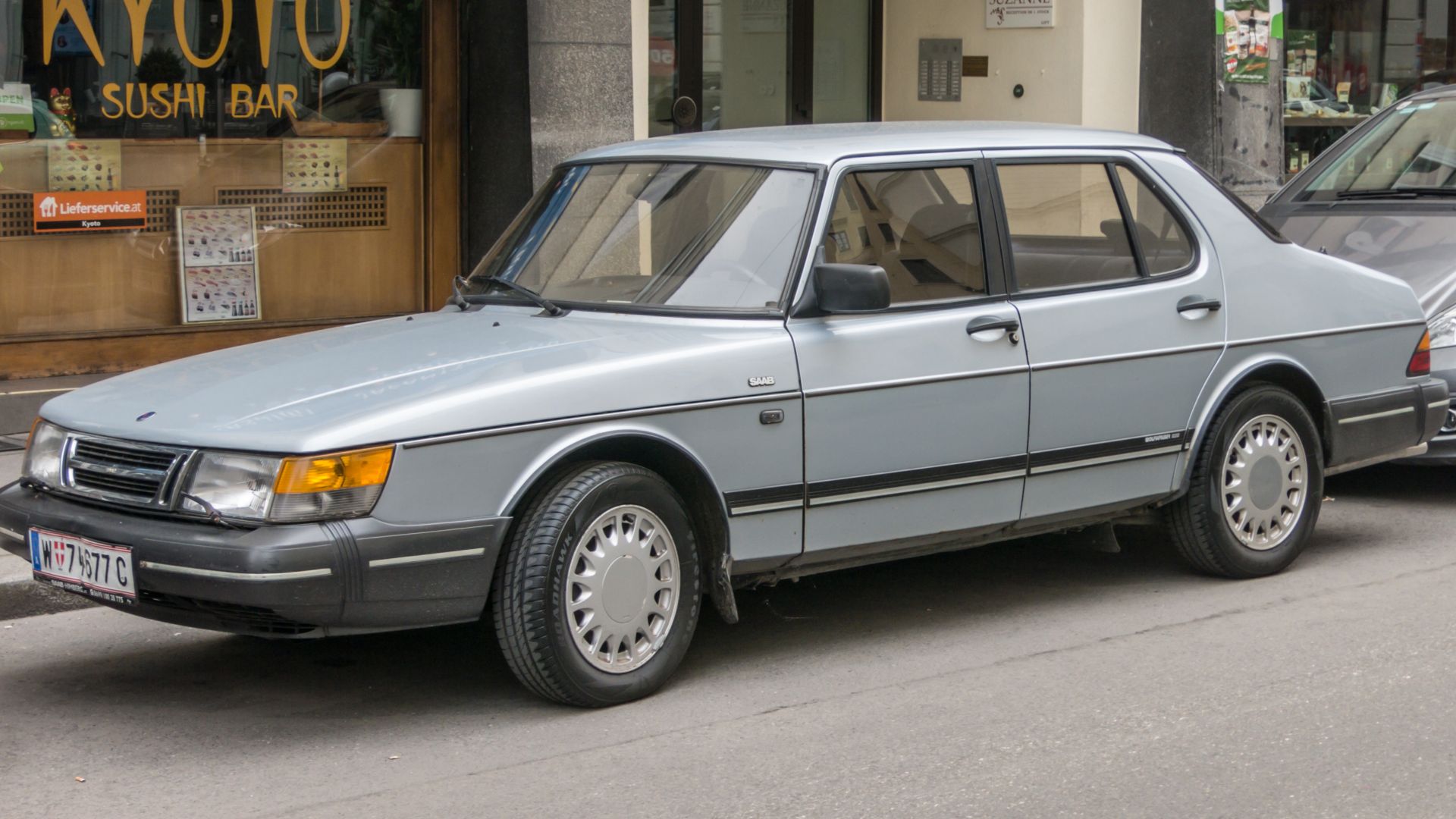File:Saab 900 Sedan (1980–1987) Wien 26 July 2020 JM (1).jpg