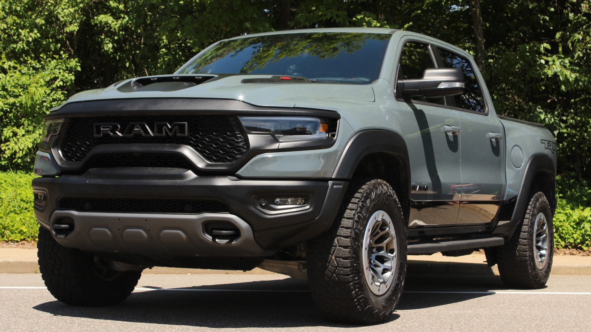 File:2021-22 RAM 1500 TRX.jpg