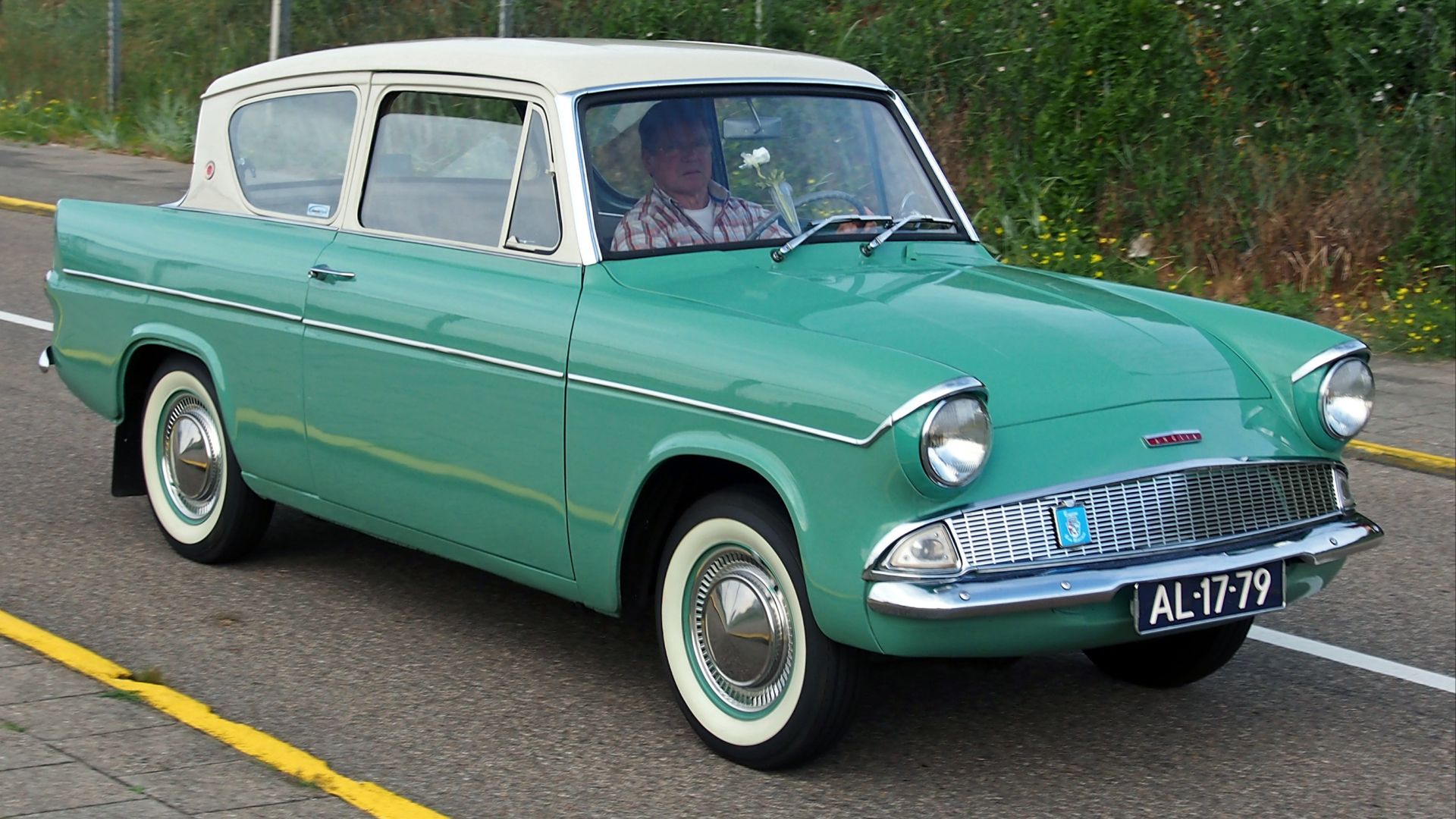 File:1960 Ford 105E Anglia, licence AL-17-79, pic6.JPG