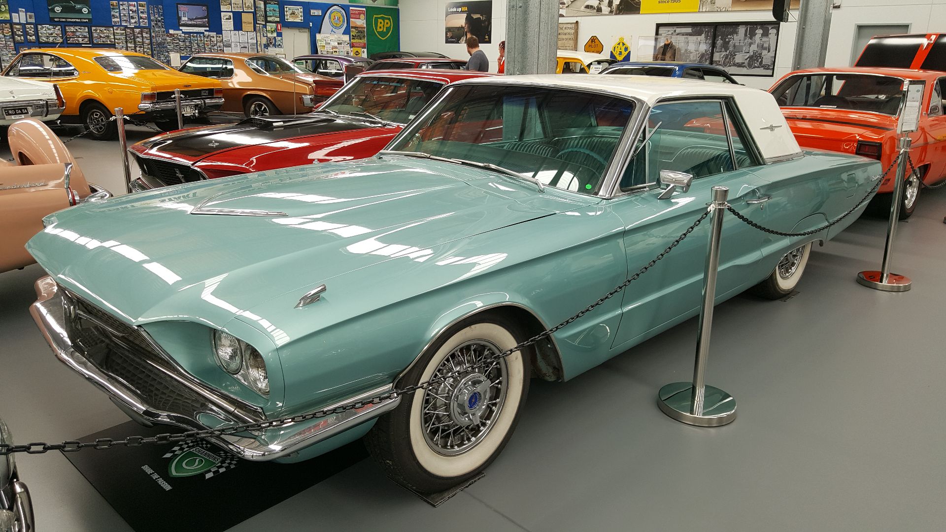 File:1966 Ford Thunderbird @ Motor Museum of WA.jpg