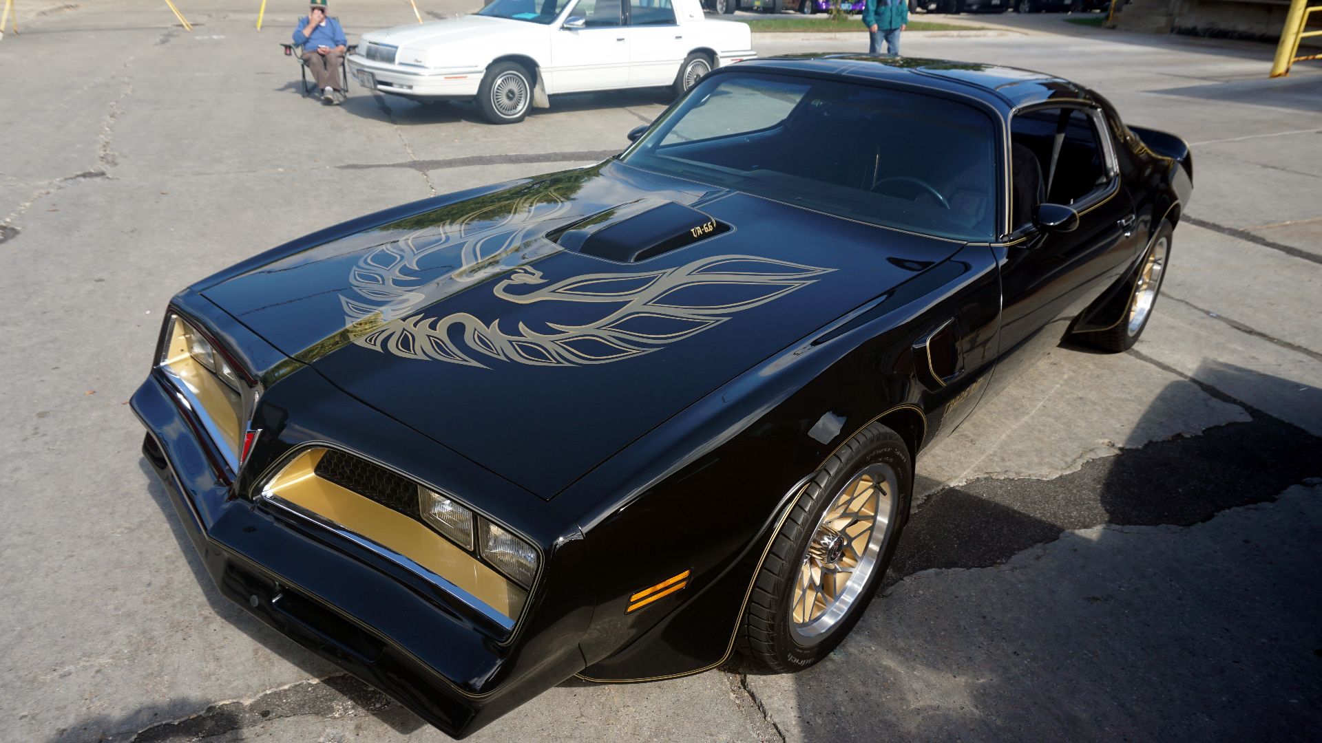 File:2022 Downtown West Allis Classic Car Show 048 (1977 Pontiac Firebird).jpg