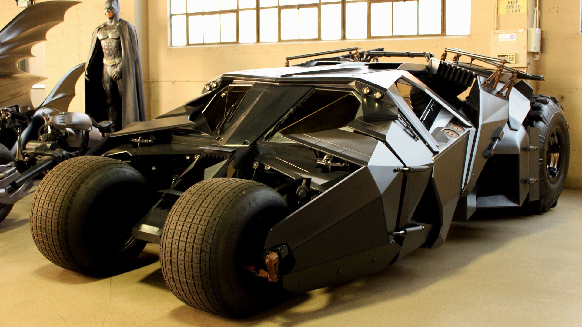 File:Warner Brothers Studios VIP Tour - Hollywood, California - Batmobile The Tumbler (10709068926).jpg