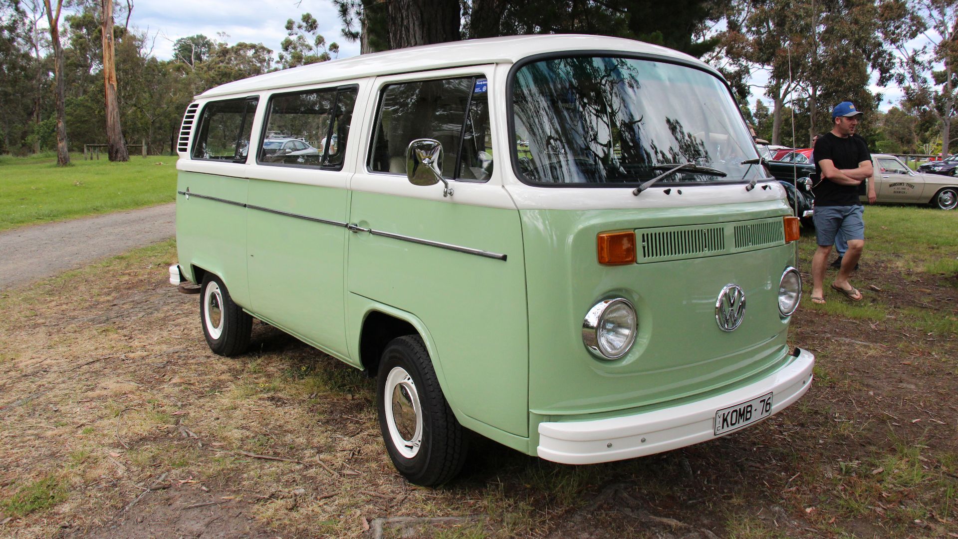 File:1976 Volkswagen Type 2 T2 Mini Bus (30831257785).jpg