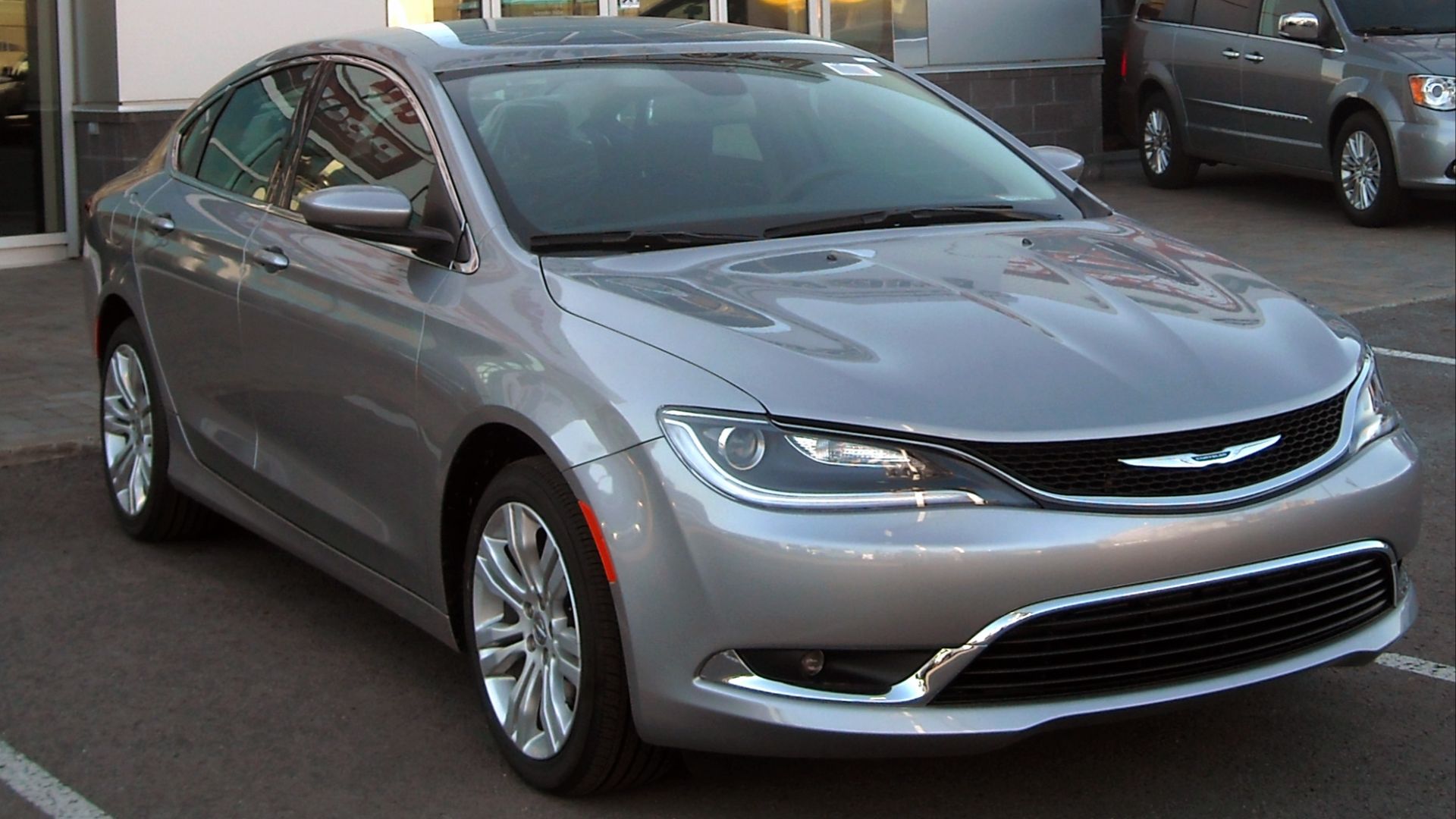 File:2015 Chrysler 200 Limited in Montreal QC Canada.jpg