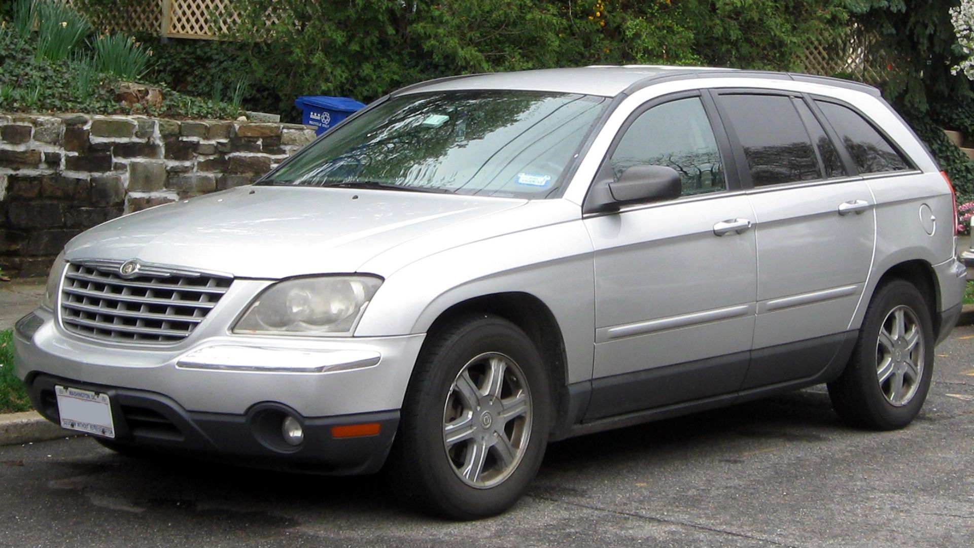File:2004-2006 Chrysler Pacifica -- 03-21-2012.JPG