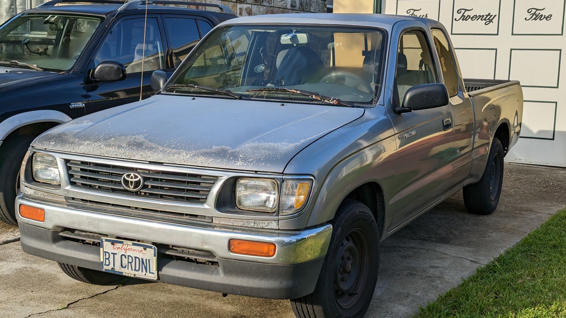 File:Toyota Tacoma XtraCab 2WD.jpg
