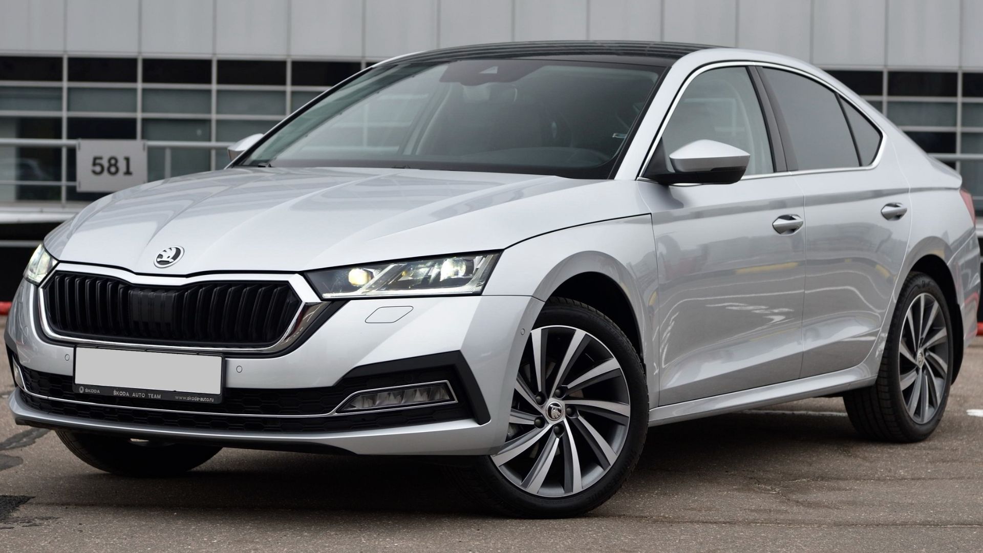 File:Skoda Octavia IV liftback (cropped).jpg