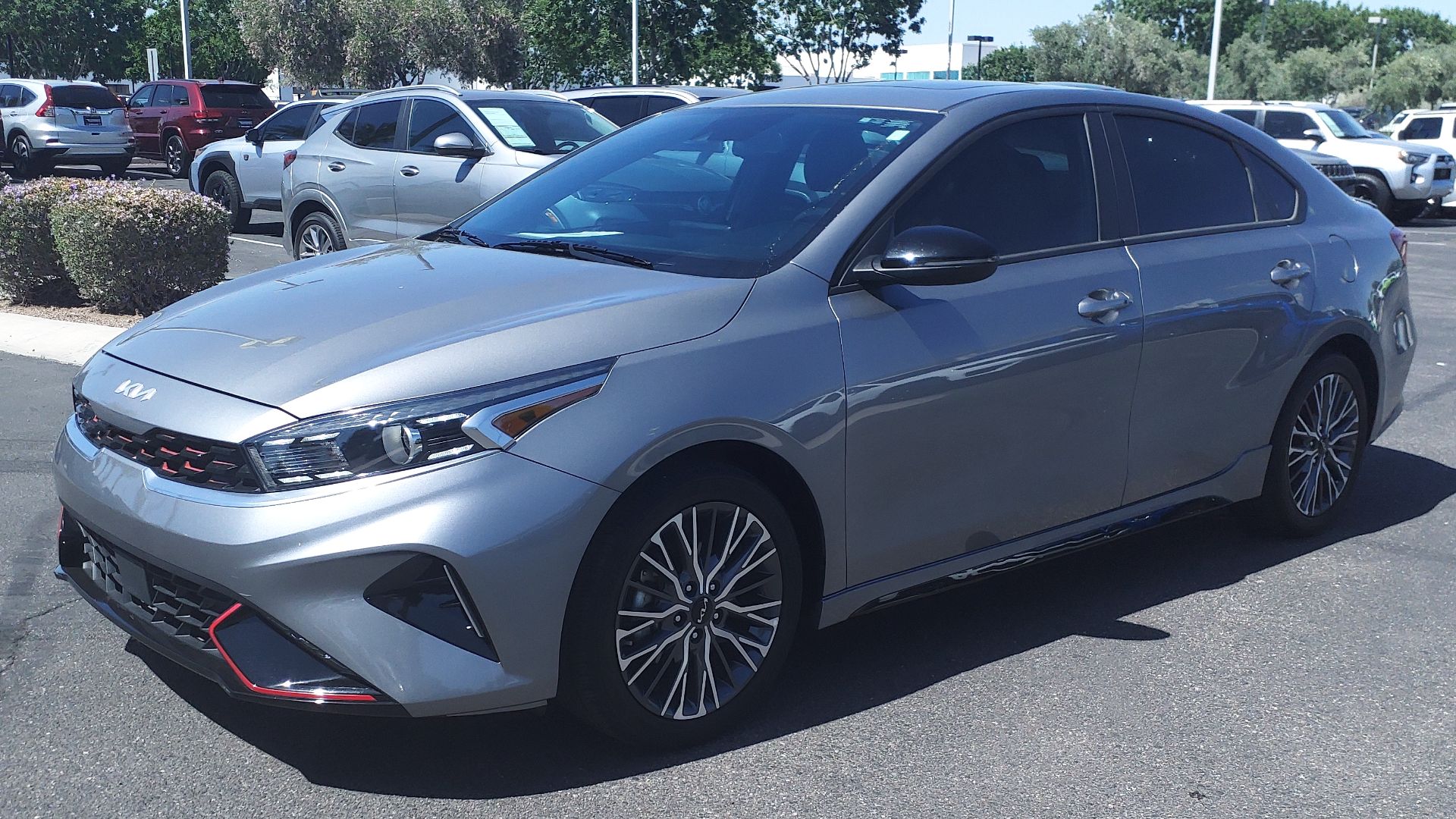 File:23 Kia Forte GT-Line.jpg