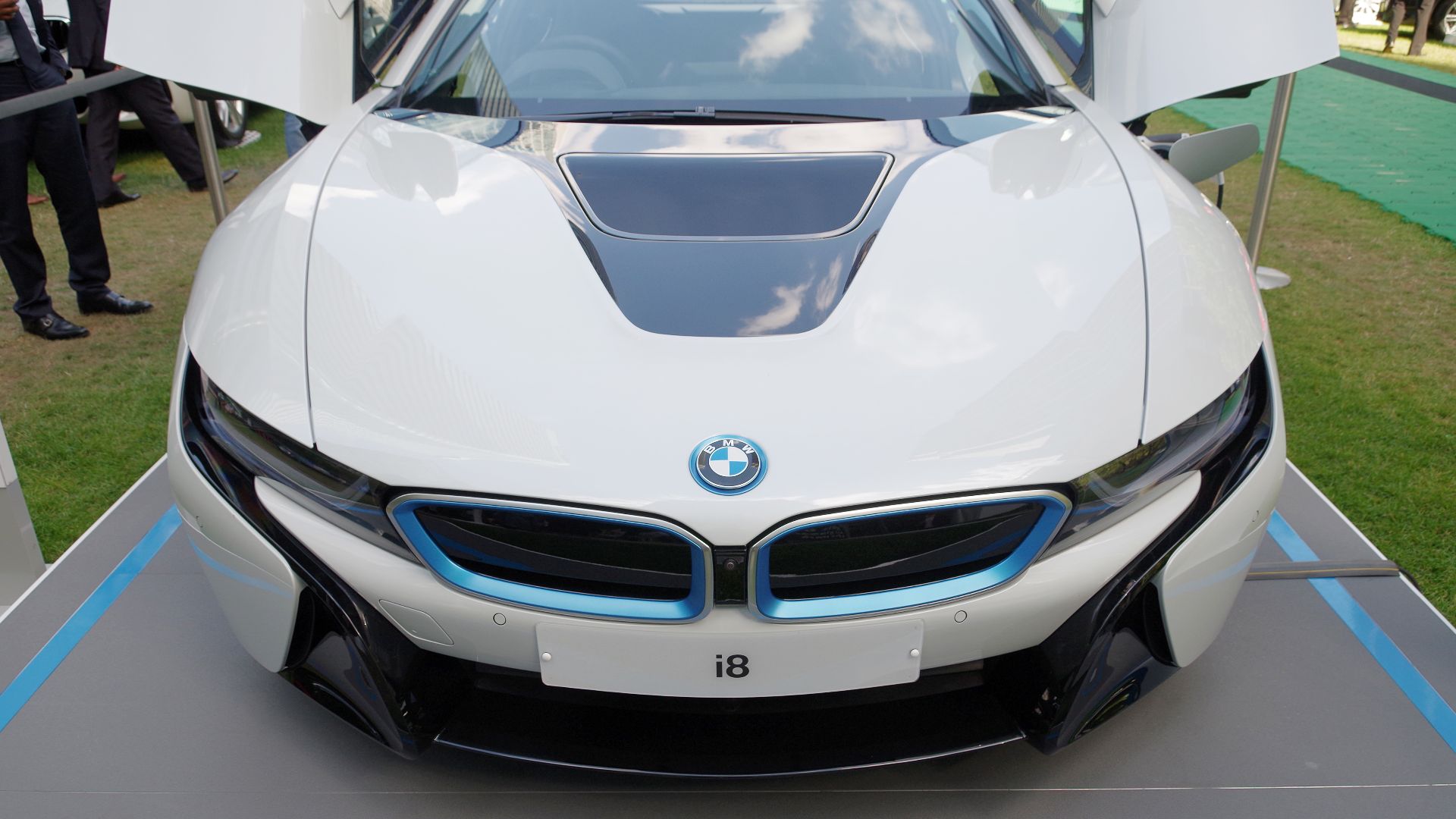 File:MotorExpo 2014 MMB 15 BMW i8.jpg