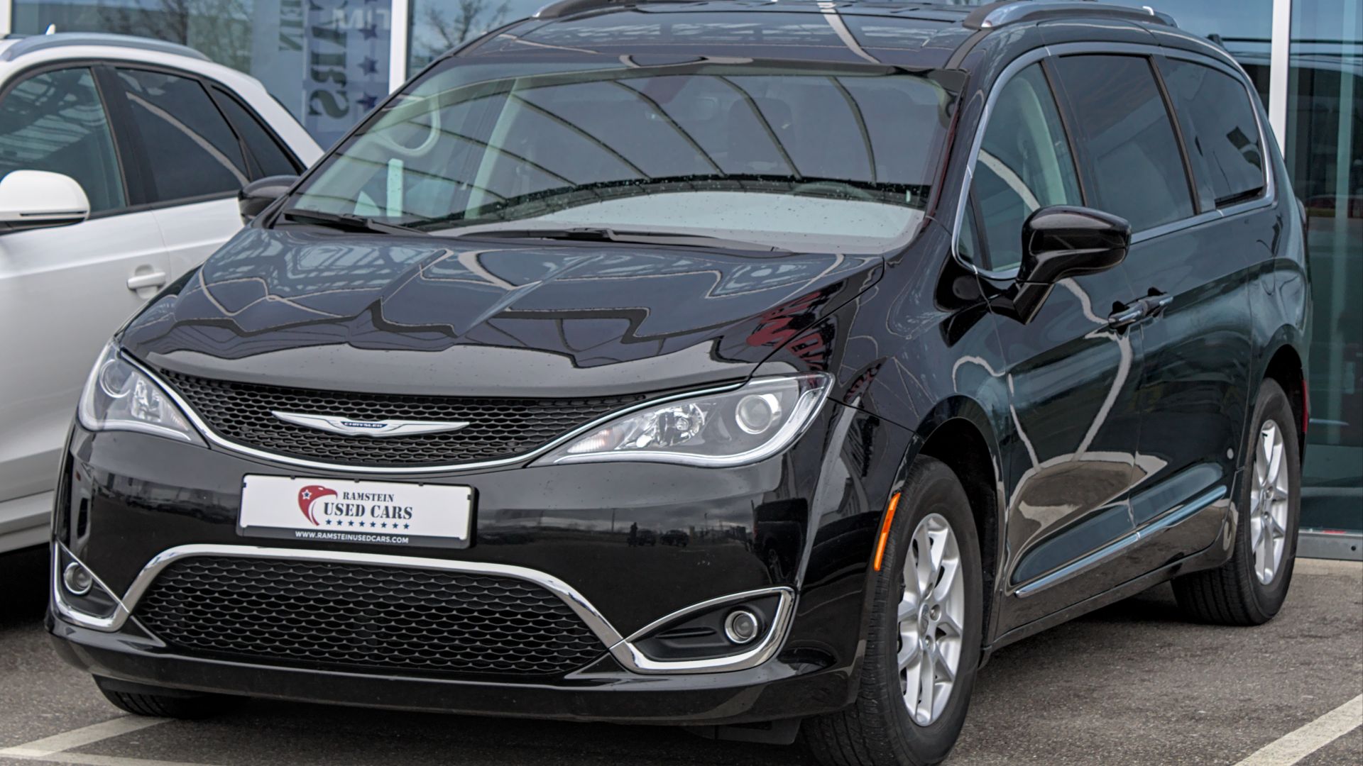 File:Chrysler Pacifica (RU) IMG 4038.jpg