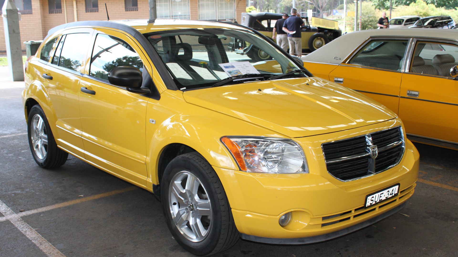 File:2006 Dodge Caliber (PM) SXT hatchback (15761825511).jpg